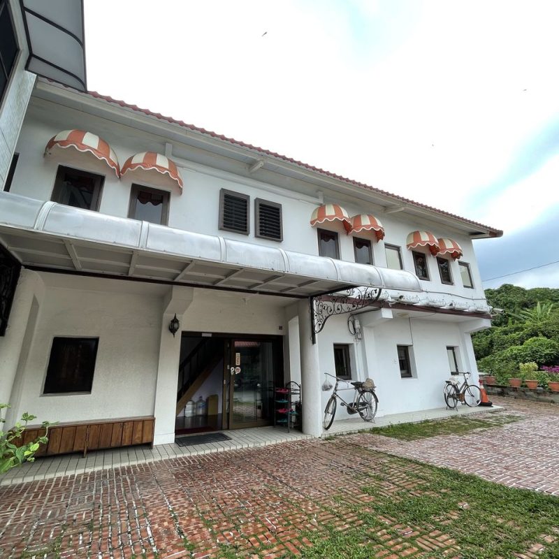 溪畔老樹館